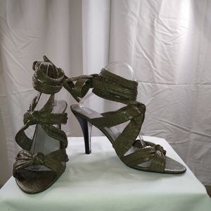 KENNETH COLE NEW YORK, LEATHER ANKLE TIE STILETTOS, SIZE 10. GUC